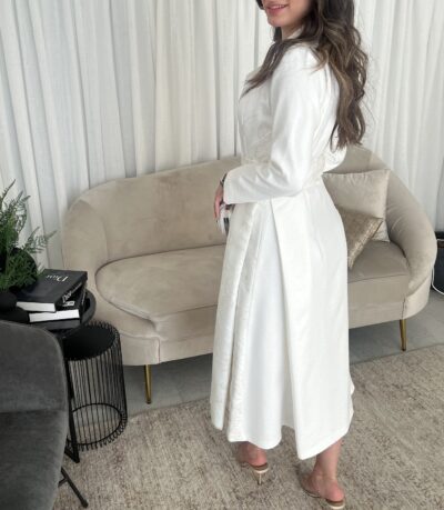 April offwhite